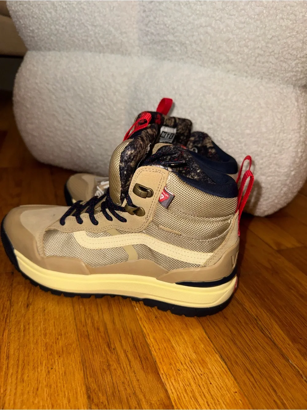 Vans Unisex Tan High-Top Snow/ Outdoor boots